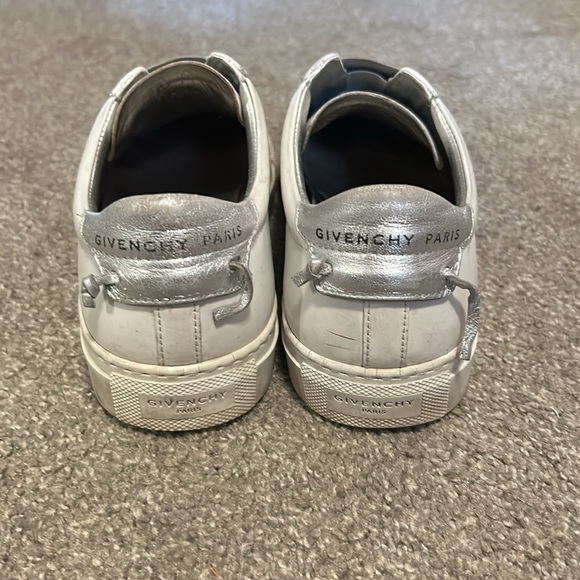 Givenchy Sneakers - Picture 4 of 5